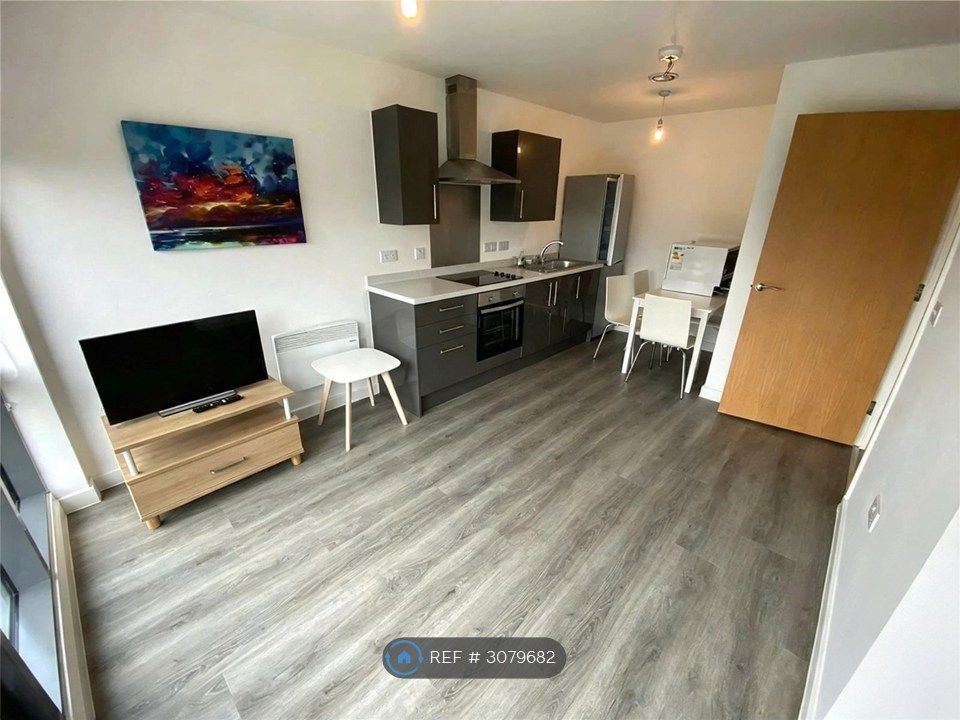 Property photo 2 of 8 Living Space