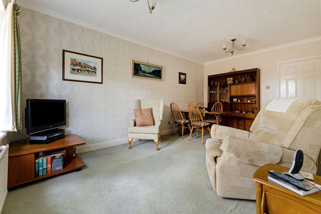 Property photo 2 of 10
