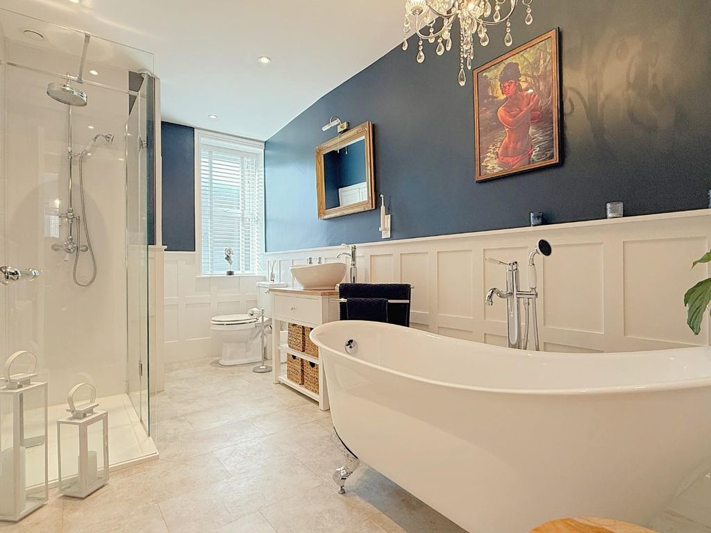 Property photo 3 of 29 Bathroom