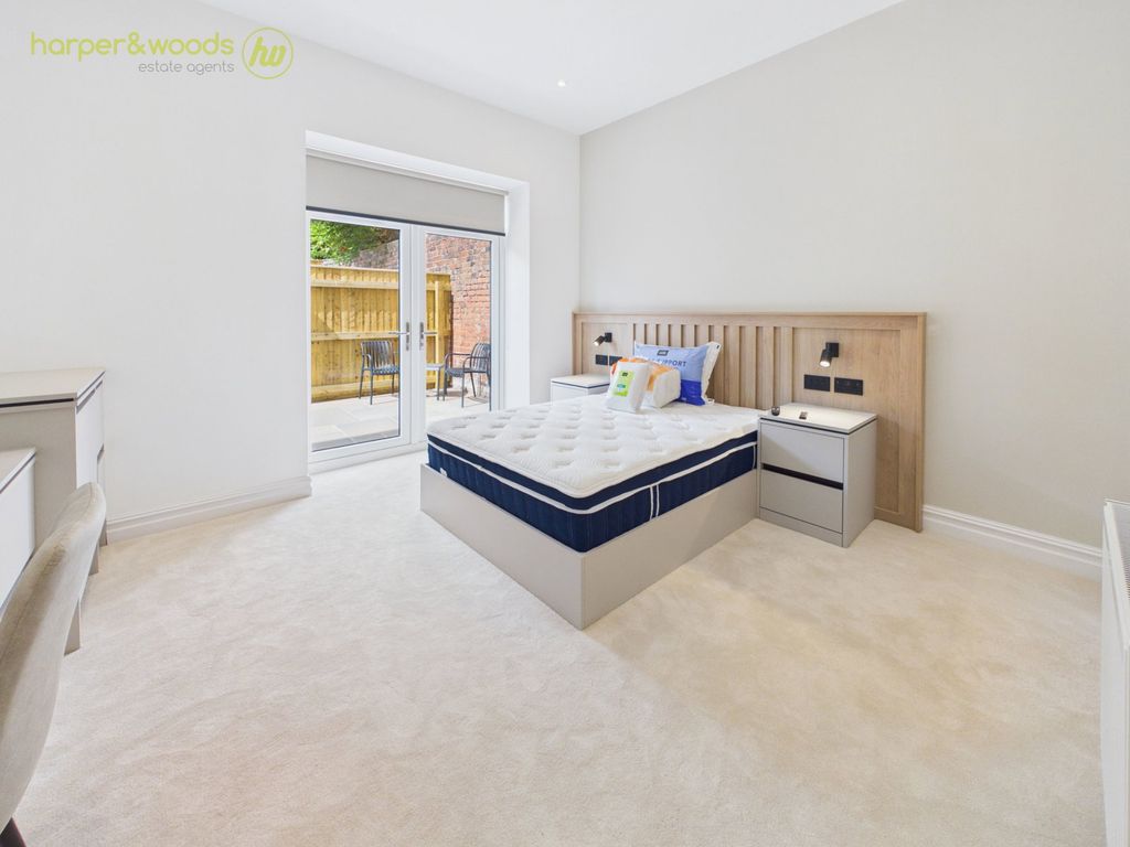 Property photo 2 of 40