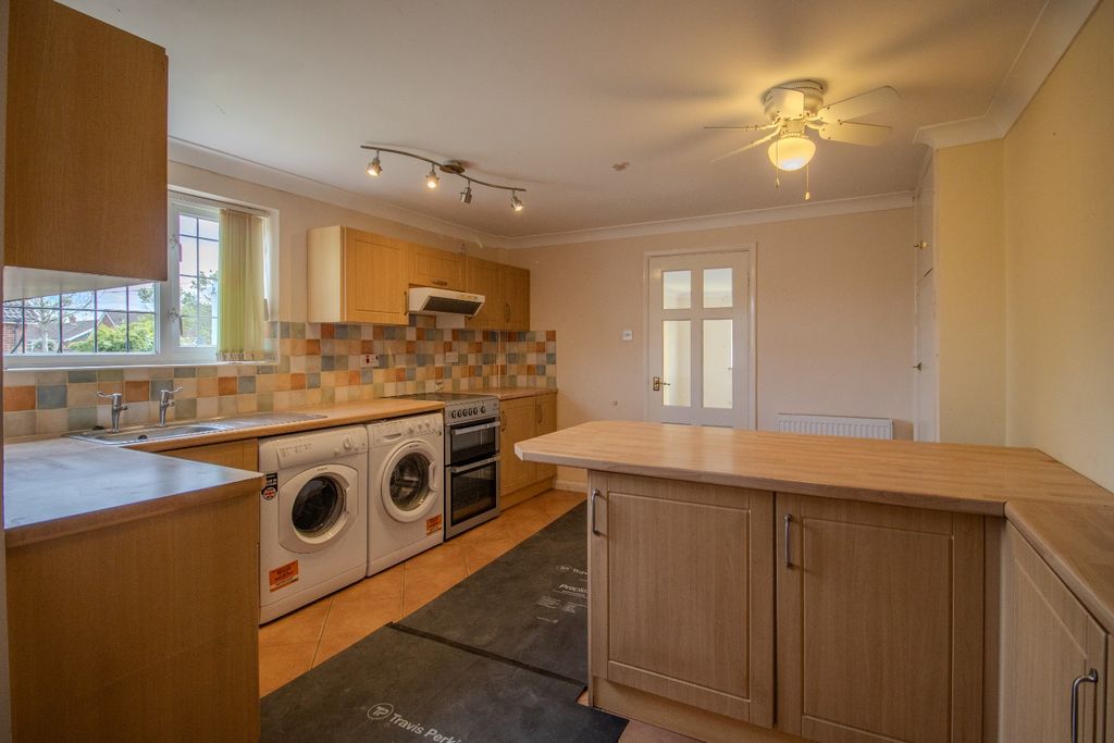 Property photo 3 of 17 4588797
