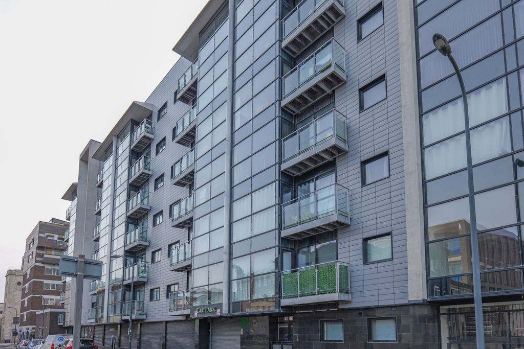 Property photo 1 of 20