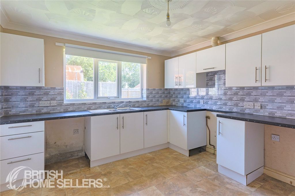 Property photo 2 of 11 Picture No. 12
