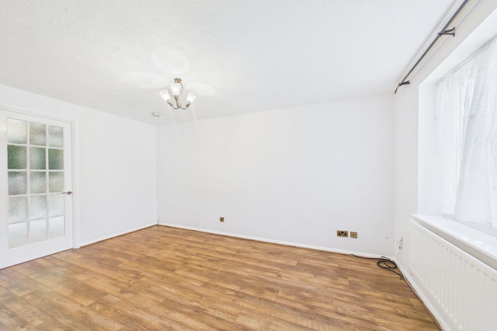 Property photo 2 of 14 Picture No. 20