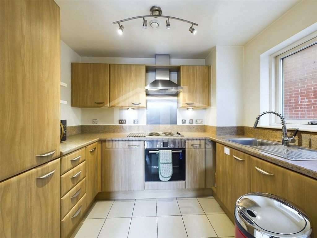 Property photo 3 of 13 Picture No. 11