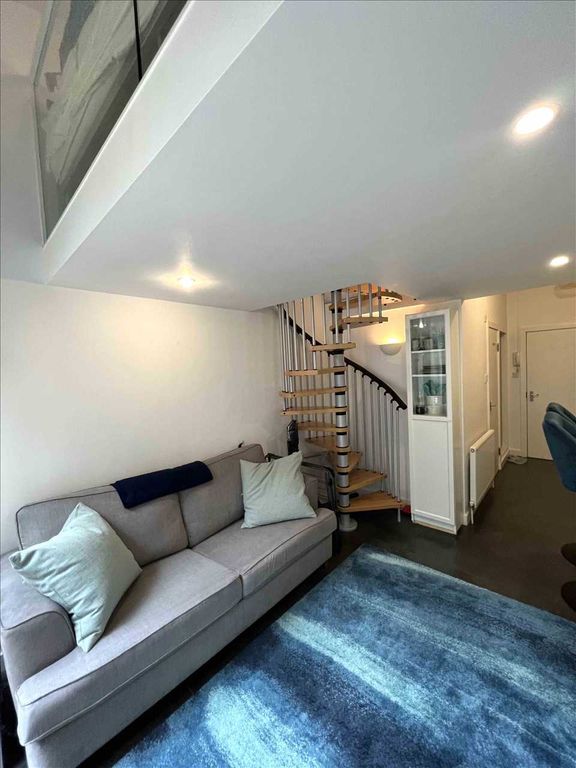 Property photo 2 of 21