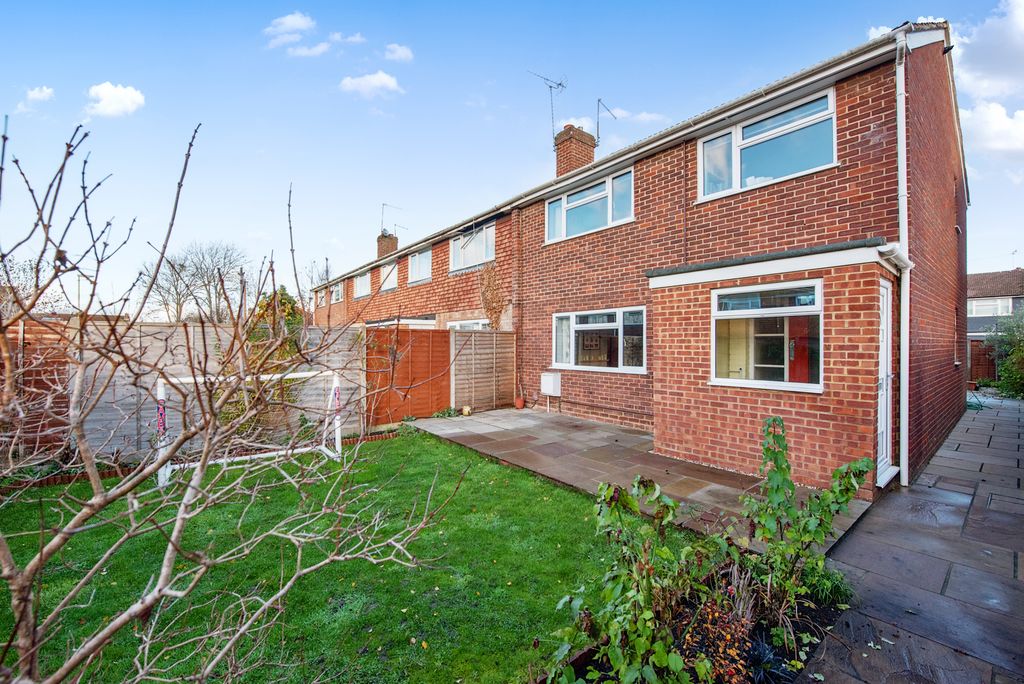 Property photo 1 of 10 97 Beaulieu Gardens (12)