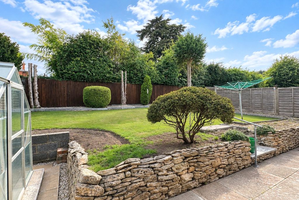 Property photo 2 of 27 Picture No. 35