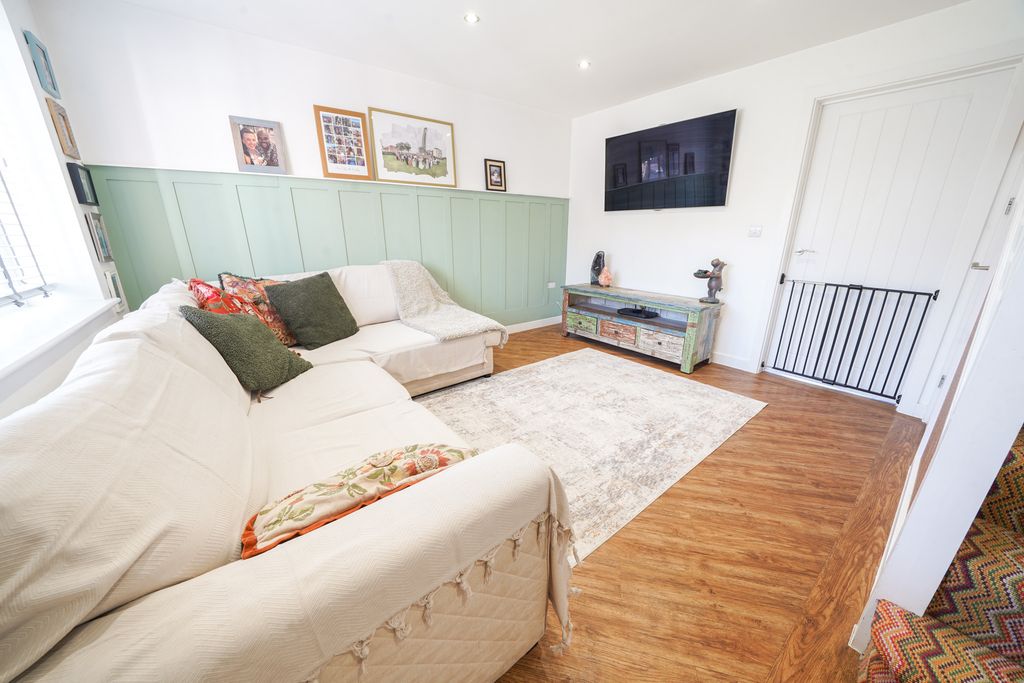 Property photo 3 of 25 Img_2130