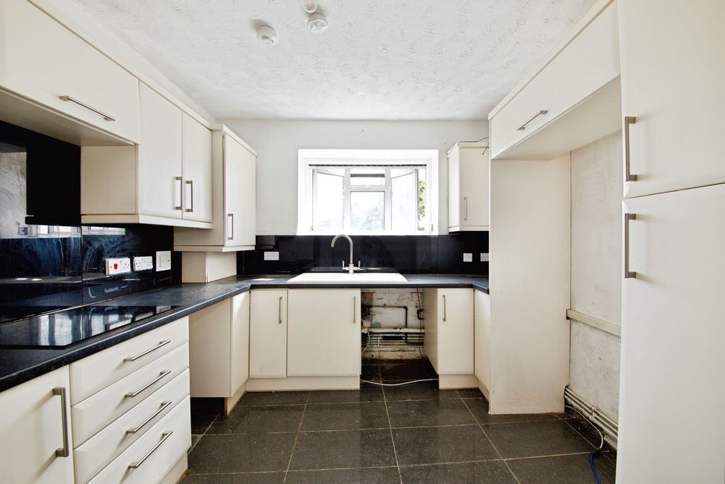 Property photo 3 of 13 Pbox-Img.Jpg