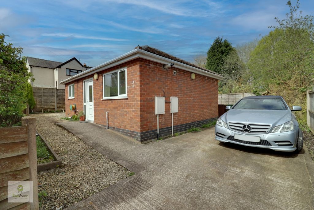 Property photo 2 of 12 House Front