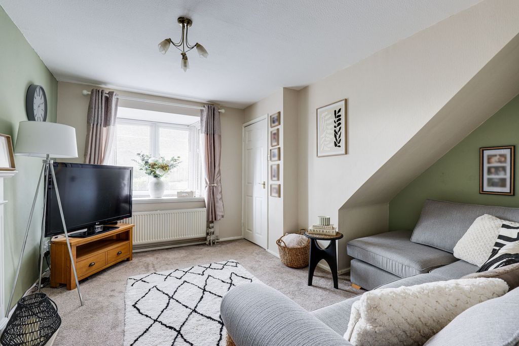 Property photo 2 of 19