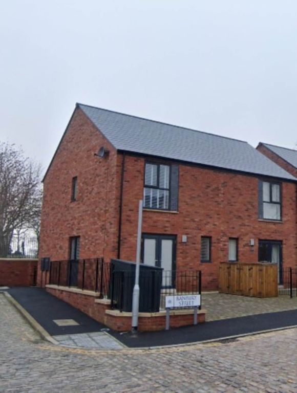 Property photo 1 of 3