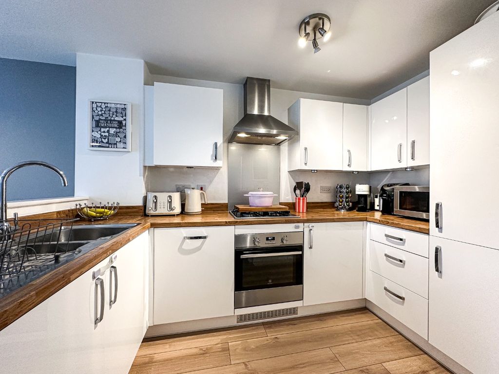 Property photo 2 of 20 4899392