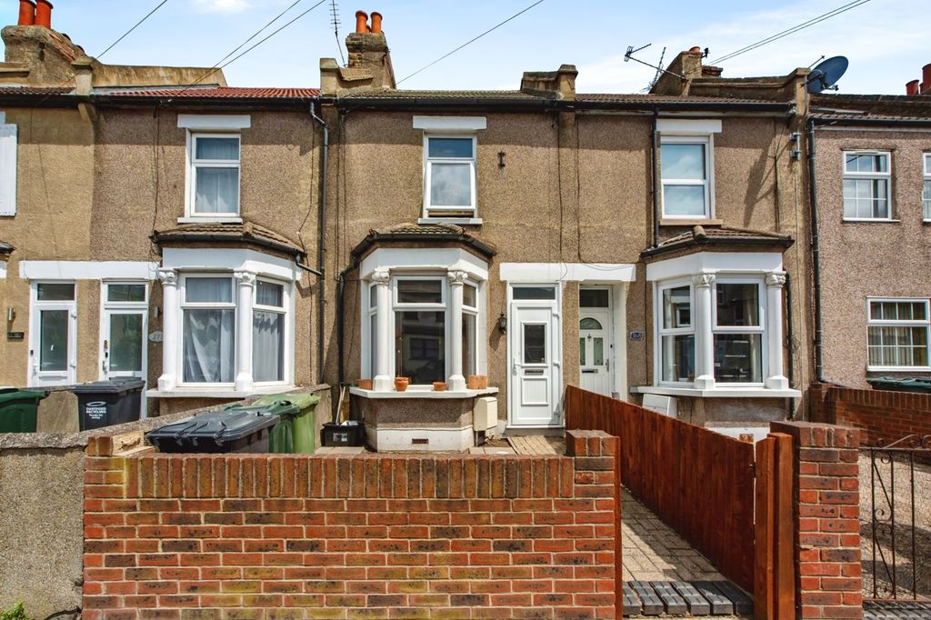 Property photo 2 of 17 Photo