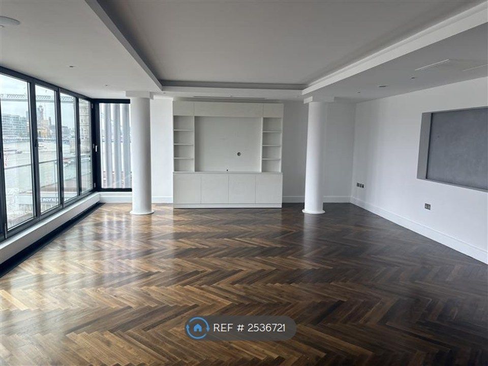 Property photo 1 of 17 Lounge