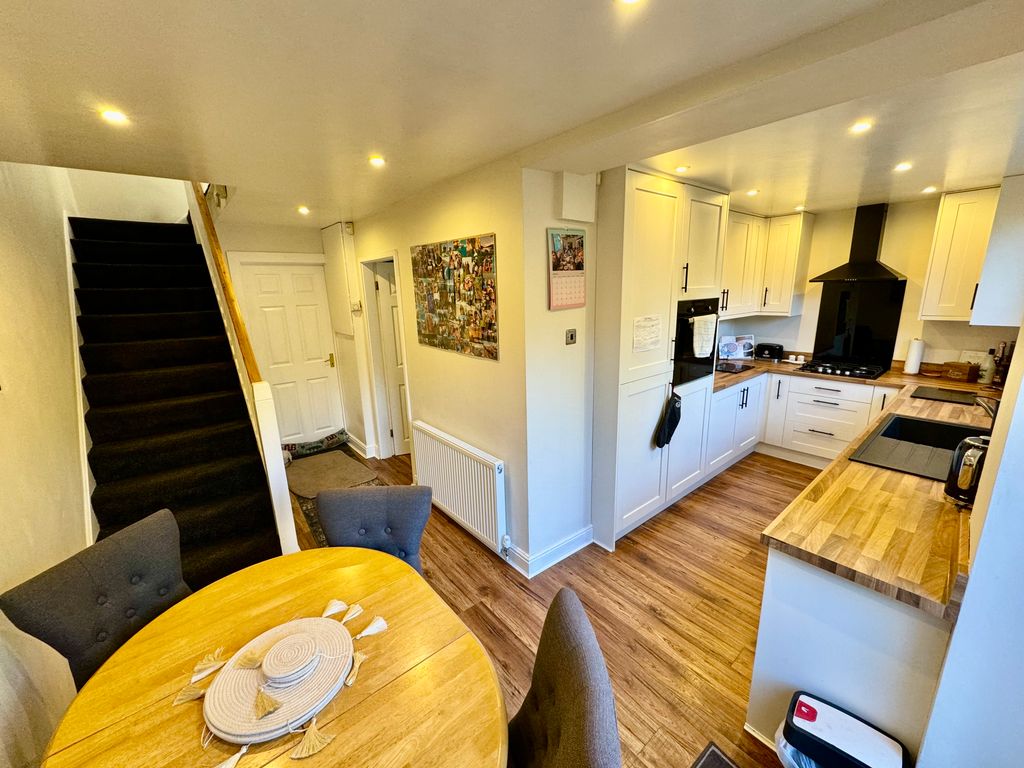 Property photo 2 of 17 Image