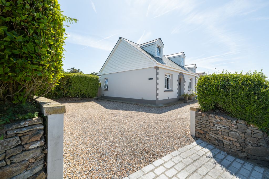 Property photo 2 of 20