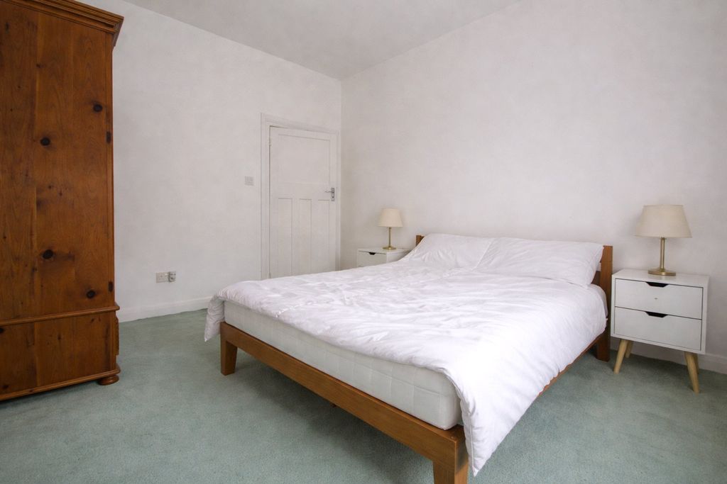 Property photo 2 of 9 Bedroom 1