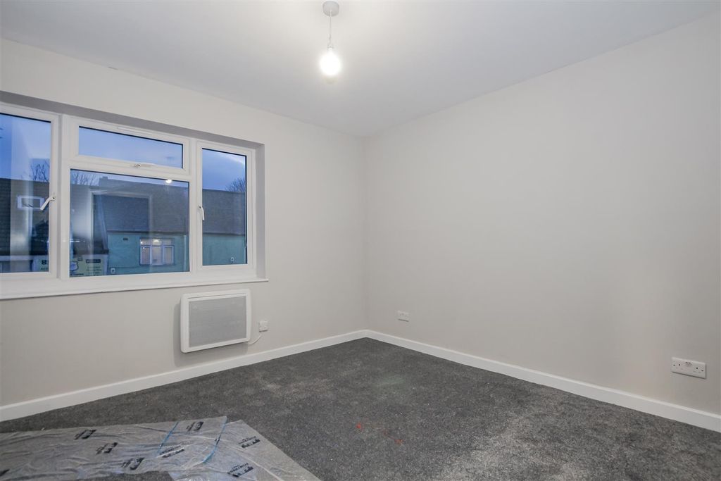 Property photo 3 of 11 2-Img_5976.Jpg