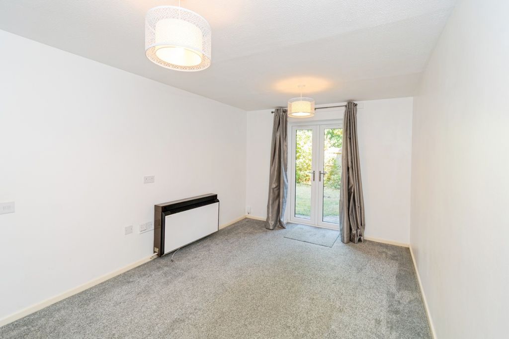 Property photo 3 of 12 Photo
