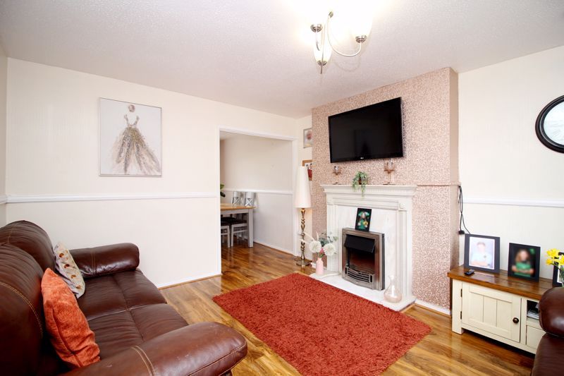 Property photo 2 of 16 Lounge