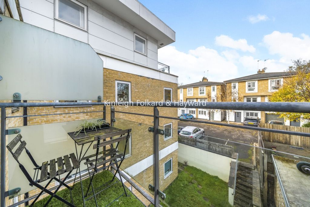 Property photo 3 of 10 1A2A9348-A285-4E02-A