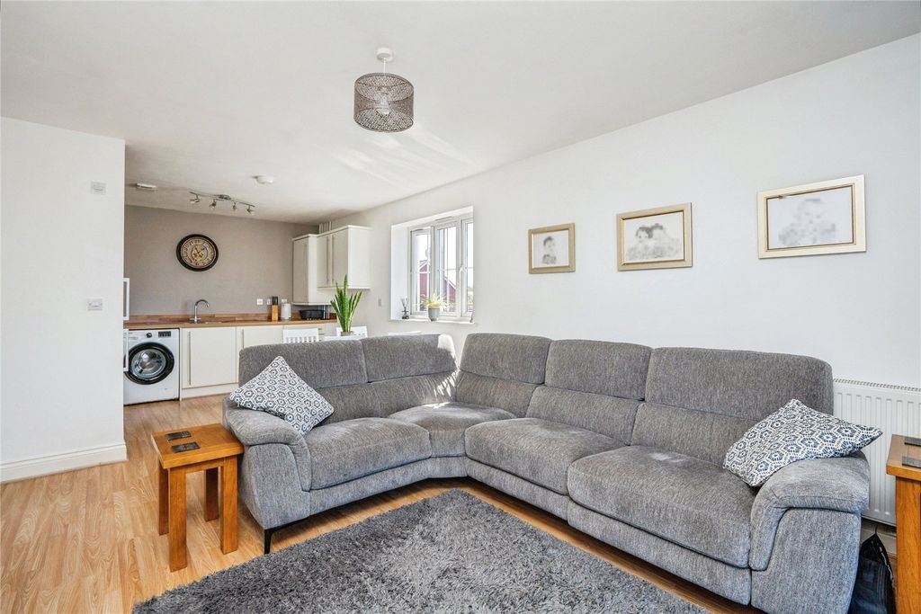 Property photo 2 of 14 Picture No. 28