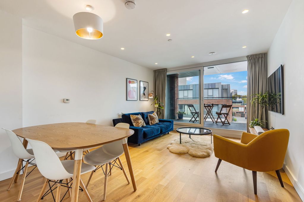 Property photo 3 of 15