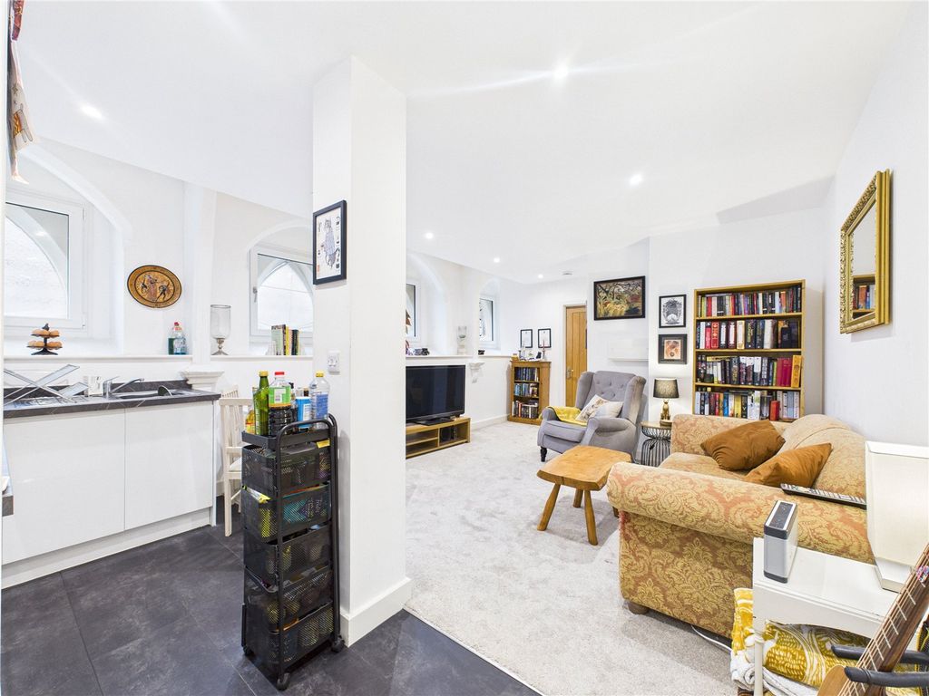 Property photo 3 of 17 Picture No. 22