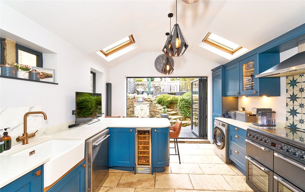 Property photo 3 of 24 Kitchen