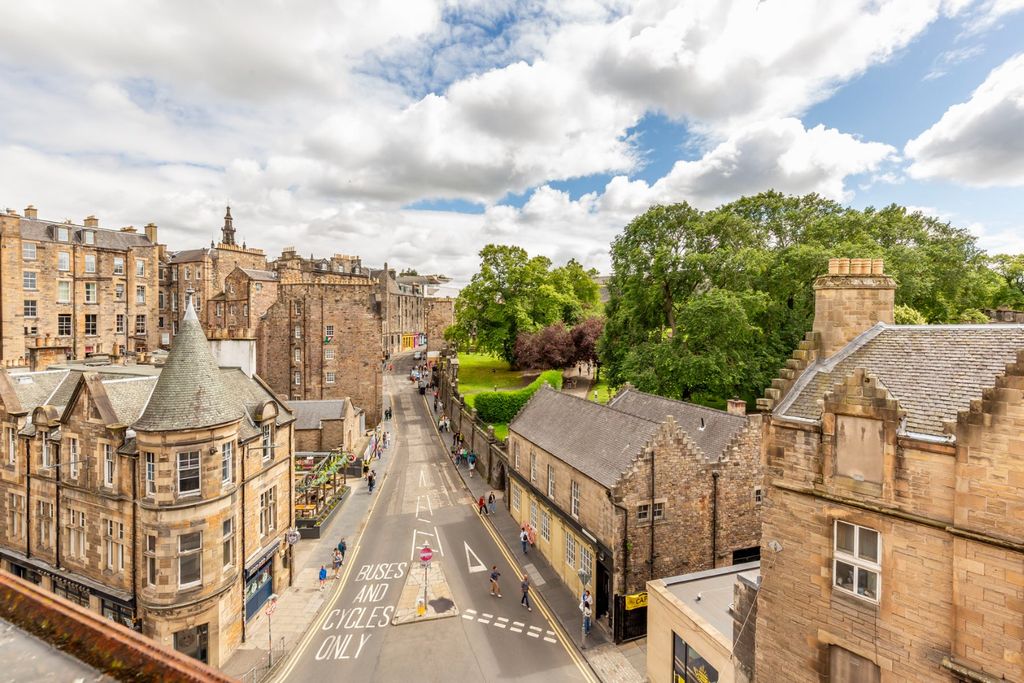 Property photo 1 of 12 4369432