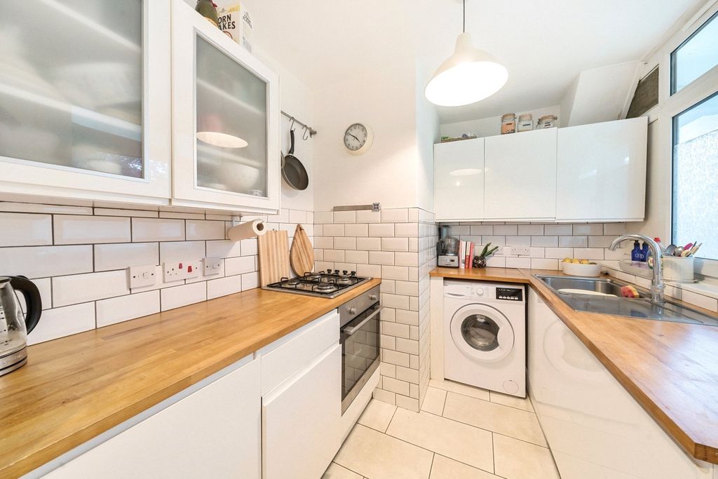 Property photo 2 of 15 Kitchen