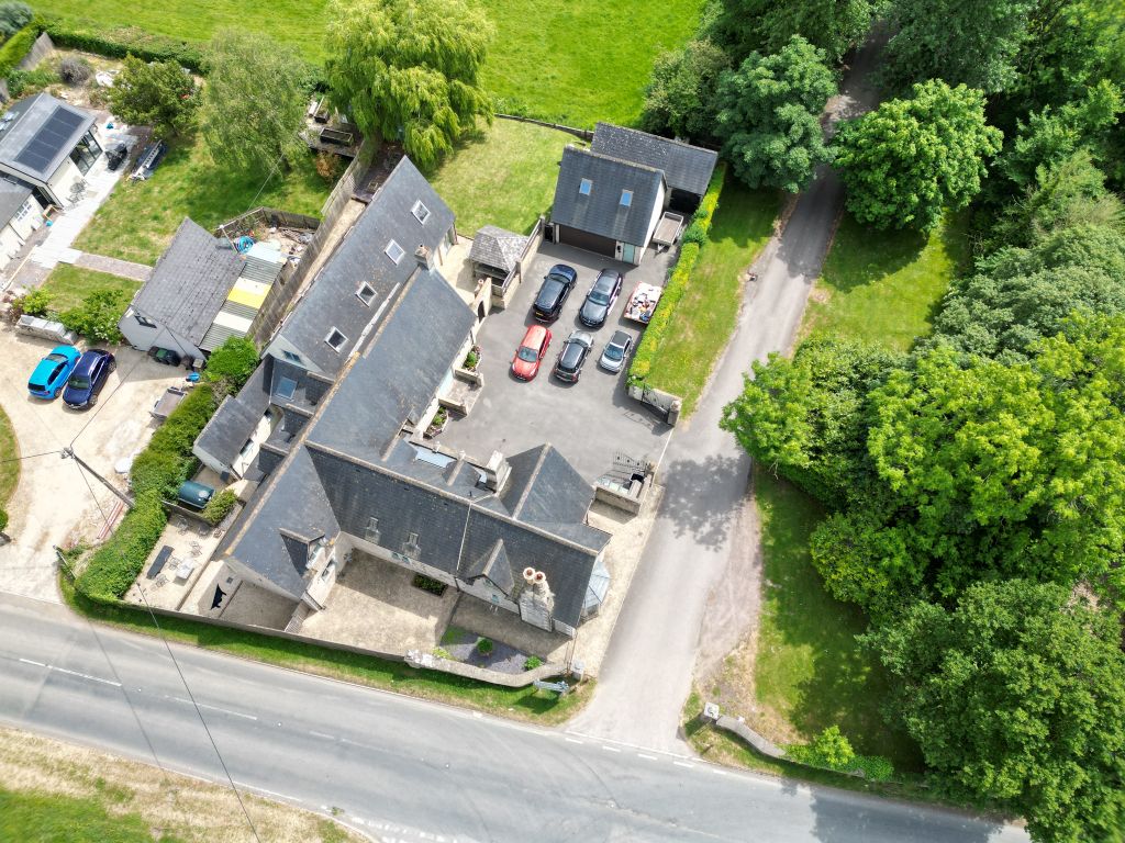 Property photo 2 of 37