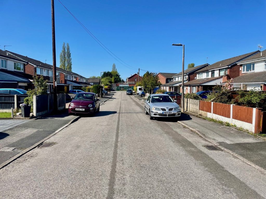 Property photo 2 of 19