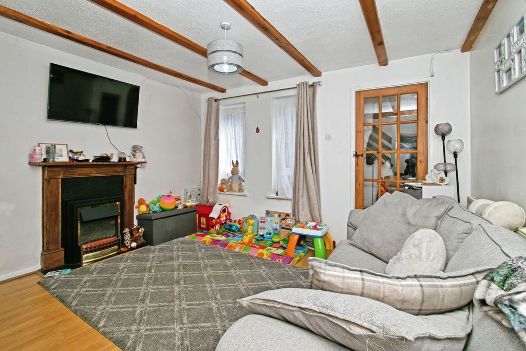 Property photo 2 of 16 Photo