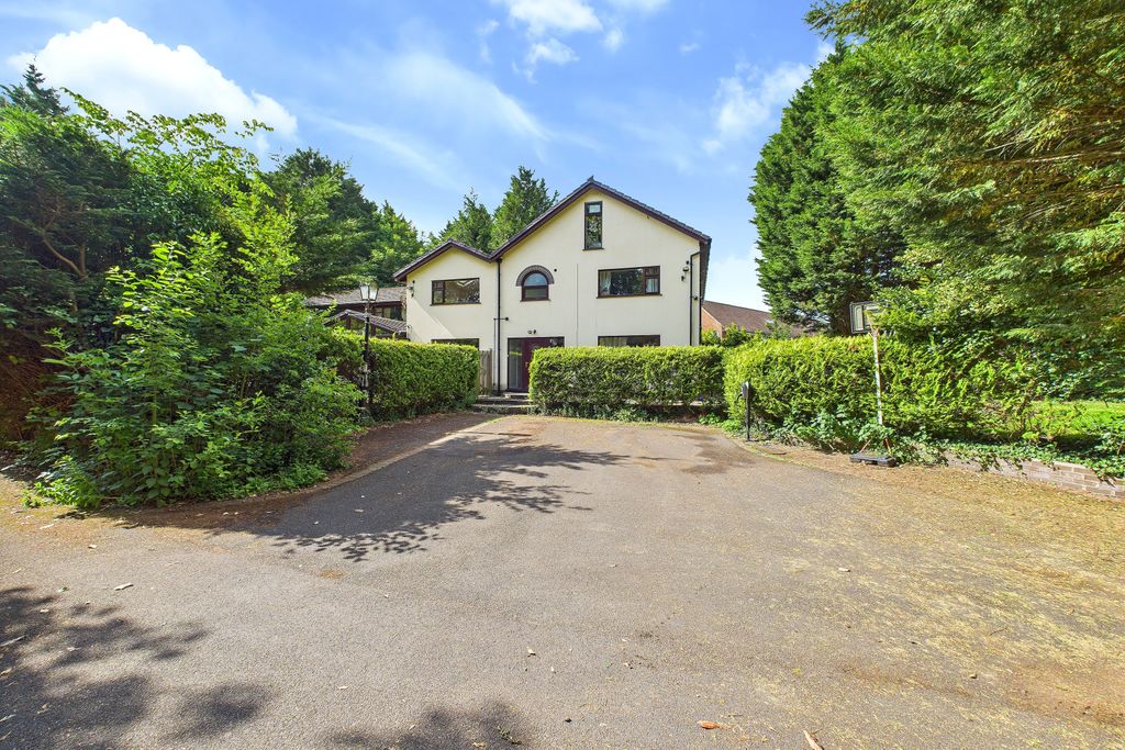 Property photo 1 of 30 Parking