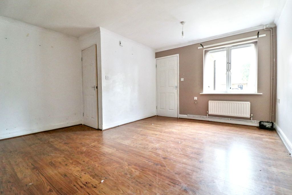 Property photo 2 of 17 23 Emblehope, Blackfell, Washington, Tyne And Wear, Ne37 1Sh