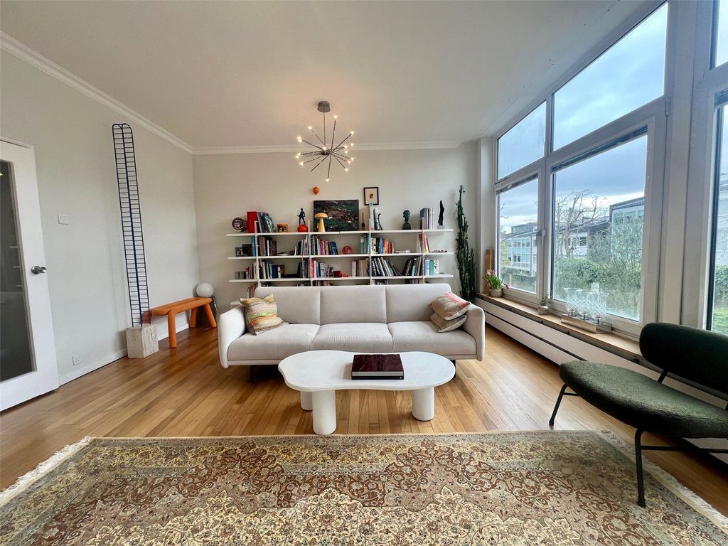 Property photo 2 of 8 Living Room