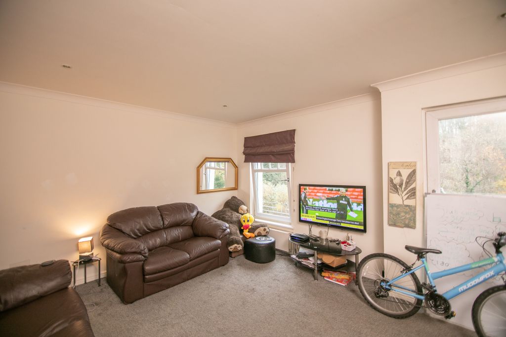 Property photo 3 of 47