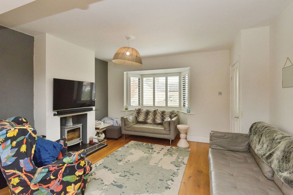 Property photo 2 of 19 Pbox-Img.Jpg