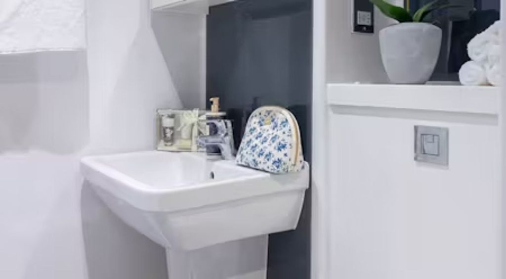 Property photo 1 of 30