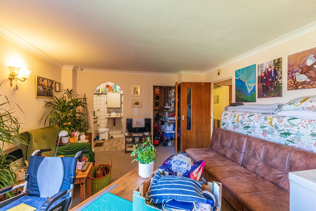 Property photo 3 of 13
