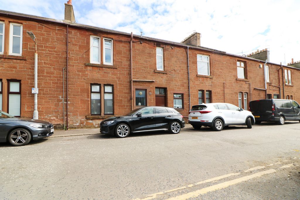 Property photo 1 of 11