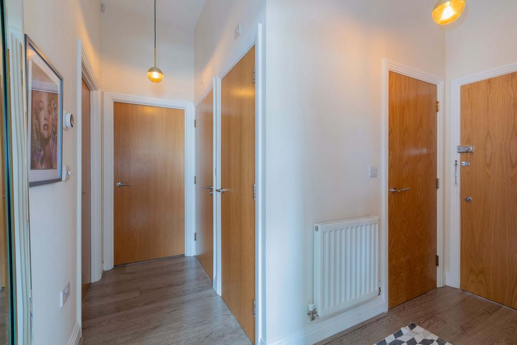 Additional image 9 of 2 bed flat for saleKingfisher Drive, Maidenhead SL6