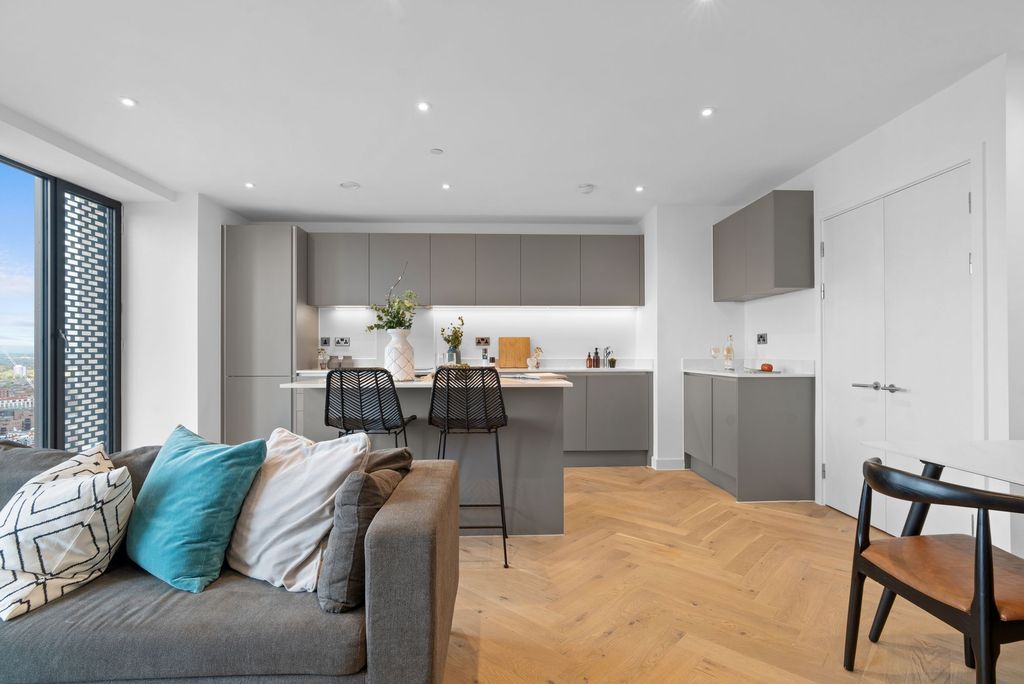 Property photo 2 of 30