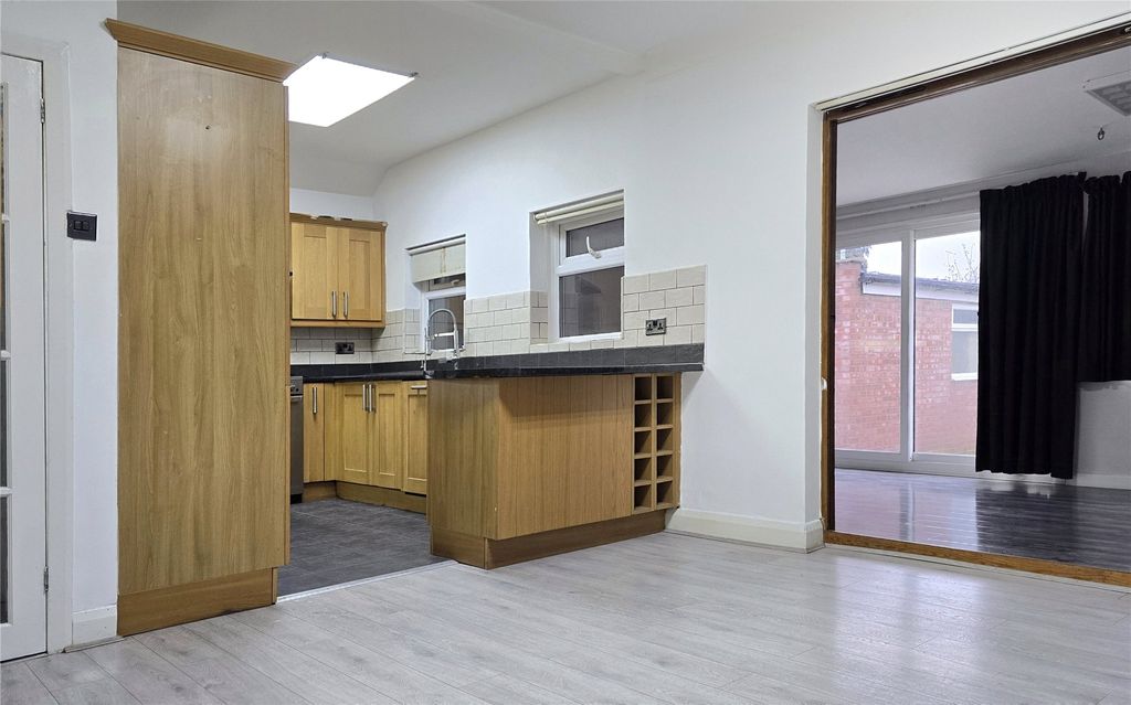 Property photo 2 of 13 Picture No. 43