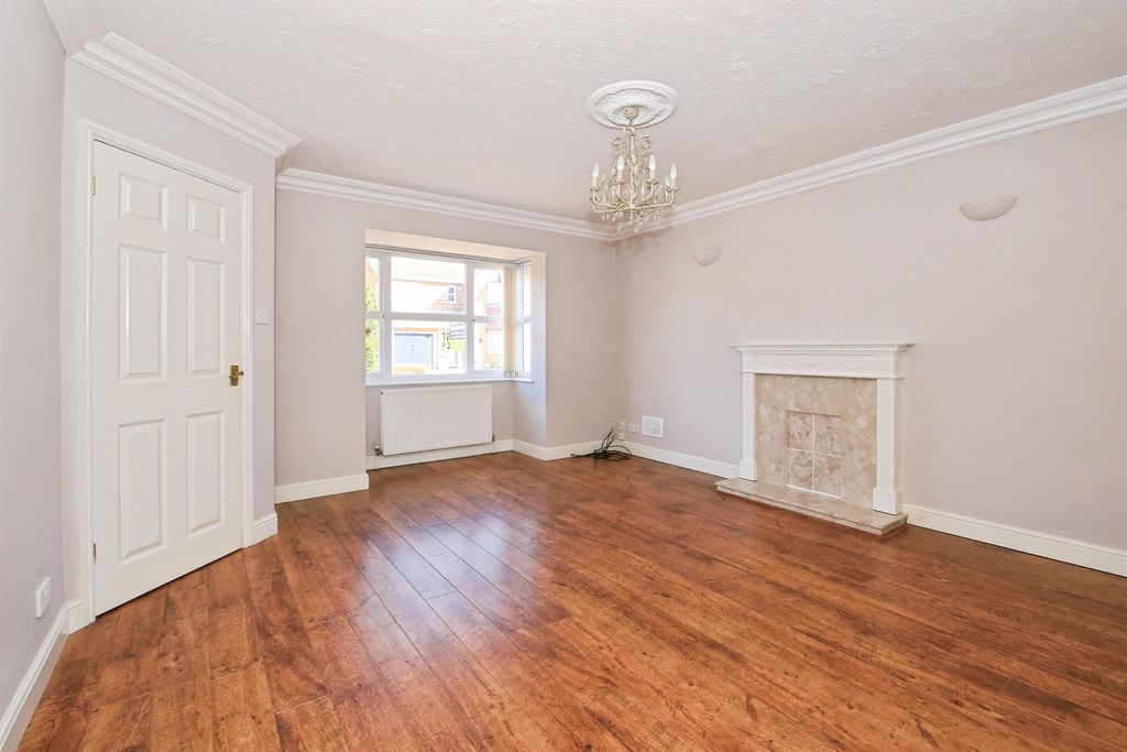 Property photo 3 of 20