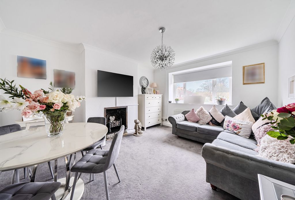 Property photo 2 of 11 1421936-7-69B2E8A...