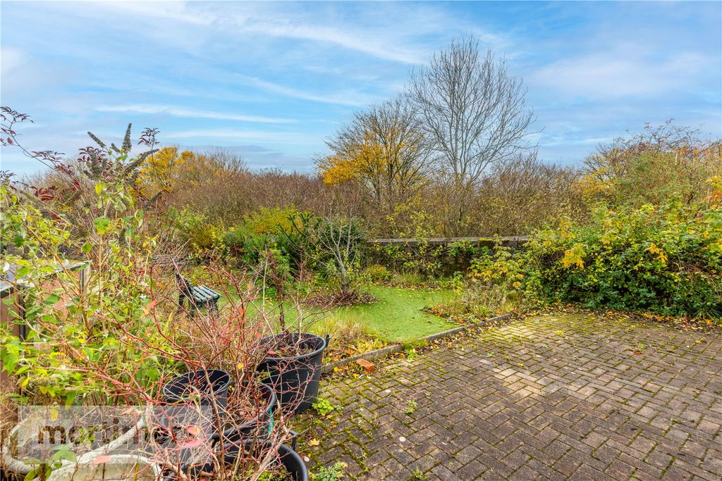 Property photo 3 of 21 Garden